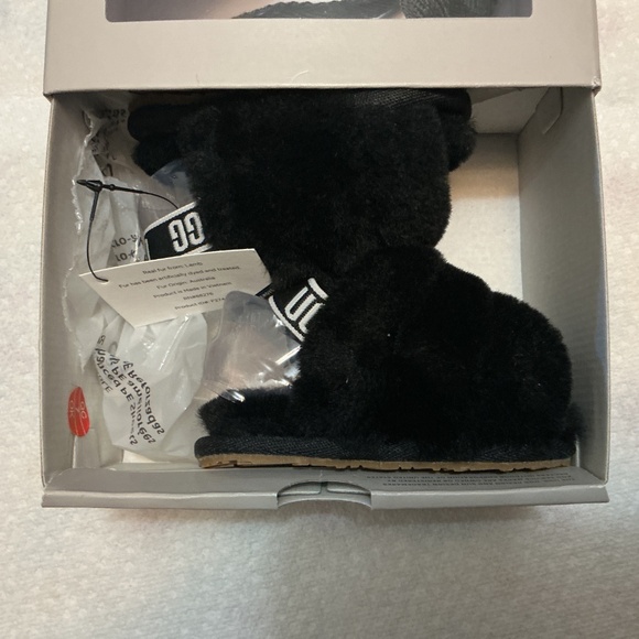 Uggs 1 fluff yeah slide - Picture 5 of 5